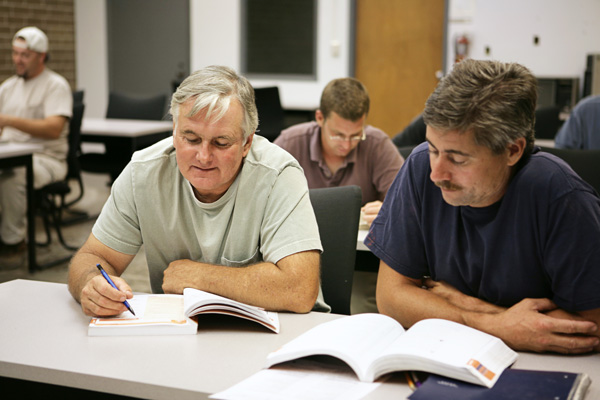 Older adults learning and studying
